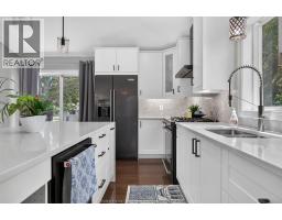 355 SACRED HEART DRIVE - 24