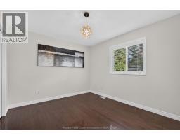 355 SACRED HEART DRIVE - 34