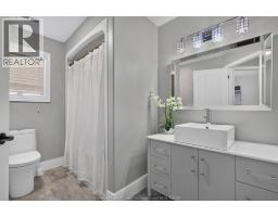 355 SACRED HEART DRIVE - 36