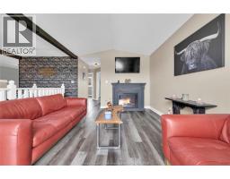 399 ROSEWOOD CRESCENT - 13