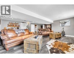 399 ROSEWOOD CRESCENT - 26