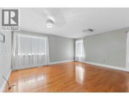 21 LAURENTIA DRIVE - 18