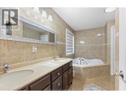 21 LAURENTIA DRIVE - 22
