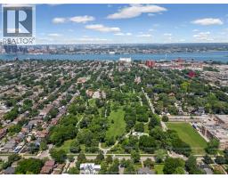 864 Monmouth ROAD - 33