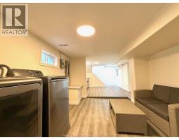 1116 WYANDOTTE East - 24