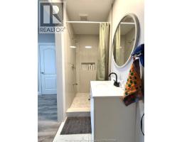 1116 WYANDOTTE East - 8