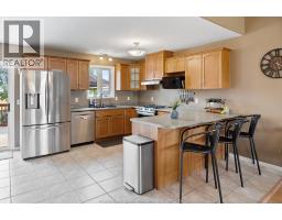 7841 COLLISON Sideroad - 12