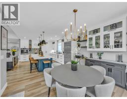 36 MANUEL COURT - 11