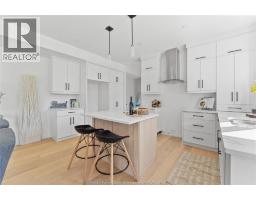 2541 MAYFAIR AVENUE South - 8