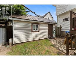 11 VICTORIA AVENUE North - 35