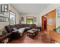 11 VICTORIA AVENUE North - 9