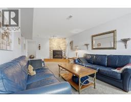 682 MICHAEL DRIVE - 31