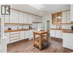 850 GREENDALE DRIVE - 13