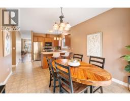 15 OAKGROVE LANE - 16