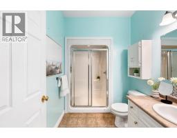 15 OAKGROVE LANE - 23