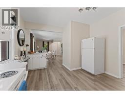 663 BROCK STREET - 19