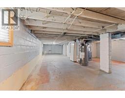 663 BROCK STREET - 26