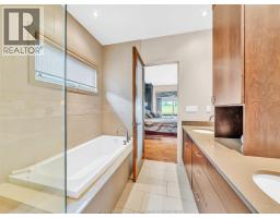 58 FAIRWAY CRESCENT - 23