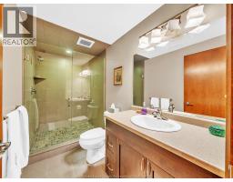 58 FAIRWAY CRESCENT - 35