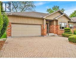 58 FAIRWAY CRESCENT - 43
