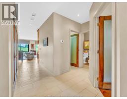 58 FAIRWAY CRESCENT - 5