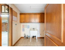 267 ELMGROVE DRIVE - 36