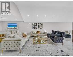 204 HAMPTON CRESCENT - 13