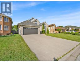 204 HAMPTON CRESCENT - 3