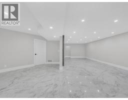 204 HAMPTON CRESCENT - 41