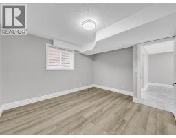 204 HAMPTON CRESCENT - 45