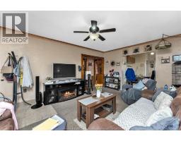 1547 ELLROSE AVENUE - 13