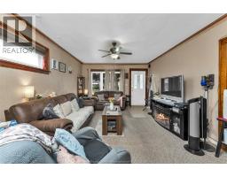 1547 ELLROSE AVENUE - 14
