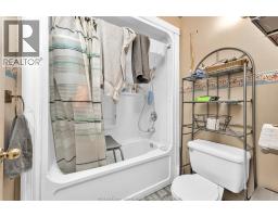 1547 ELLROSE AVENUE - 19