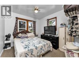 1547 ELLROSE AVENUE - 21