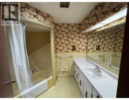 1239 OXFORD AVENUE - 13