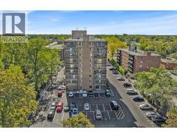 3936 WYANDOTTE STREET East UnitNo. 206 - 23