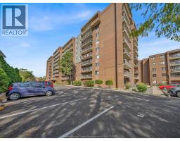 3936 WYANDOTTE STREET East UnitNo. 206 - 3