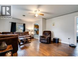 672 Talbot ROAD - 3