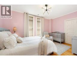 719 VICTORIA AVENUE - 21
