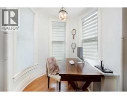 719 VICTORIA AVENUE - 23