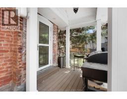 719 VICTORIA AVENUE - 34