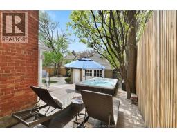 719 VICTORIA AVENUE - 37