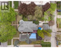 719 VICTORIA AVENUE - 44
