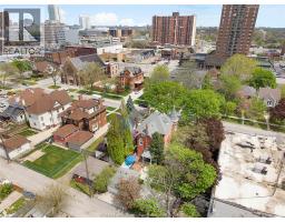 719 VICTORIA AVENUE - 45