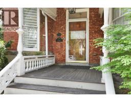 719 VICTORIA AVENUE - 5