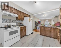 1563-1565 LILLIAN AVENUE - 12