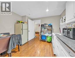 1563-1565 LILLIAN AVENUE - 32