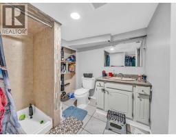 1563-1565 LILLIAN AVENUE - 35
