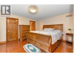 870 MCRAE AVENUE - 12