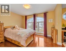 870 MCRAE AVENUE - 22